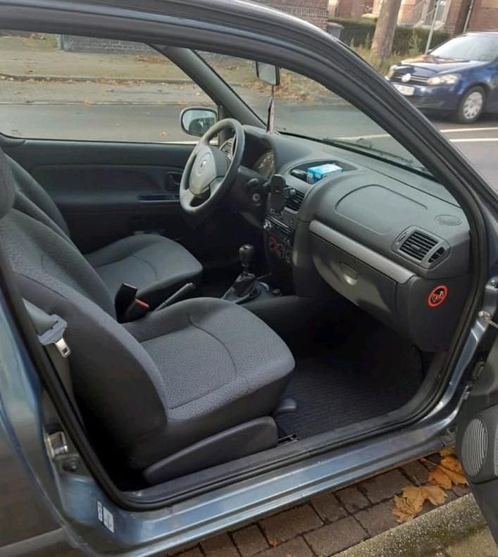 Gebraucht Renault Clio II 58 PS (42 kW) 2009 Blau Kleinwagen