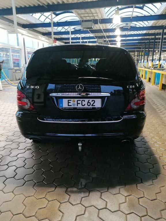 Gebraucht Mercedes R300 190 PS (139 kW) 2010 Schwarz Van / Kleinbus