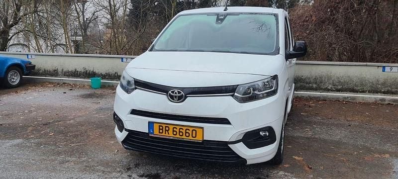 Weiß Gebraucht 2022 Toyota Proace Verso City Kombi | 14.900 € (Superpreis) - Bild 1/4