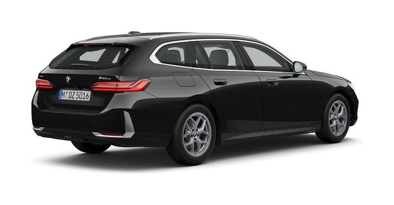 Gebraucht BMW 520 Comfort Edition 197 PS (144 kW) 2025 Schwarz Kombi