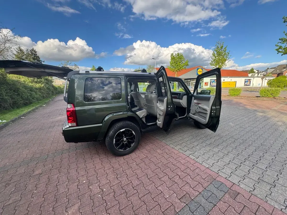 Used Jeep Commander Overland 218 HP (160 kW) 2010 Green SUV