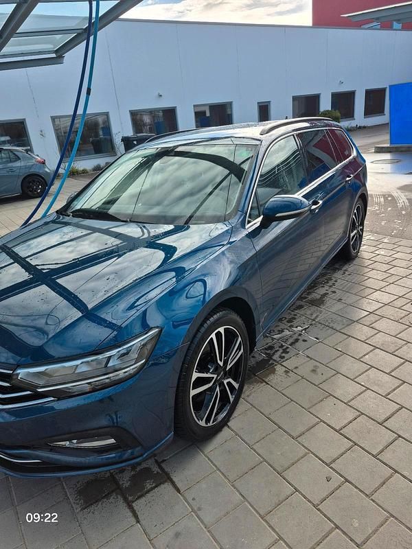 Gebraucht VW Passat 2021 Blau Kombi