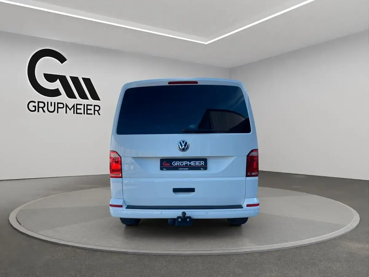 Gebraucht VW Multivan Trendline 150 PS (110 kW) 2018 Weiß Van / Kleinbus