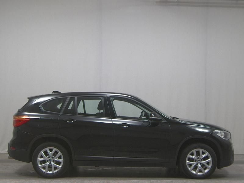 Schwarz Gebraucht 2021 BMW X1 Advantage SUV | 14.990 € (Superpreis) - Bild 1/4