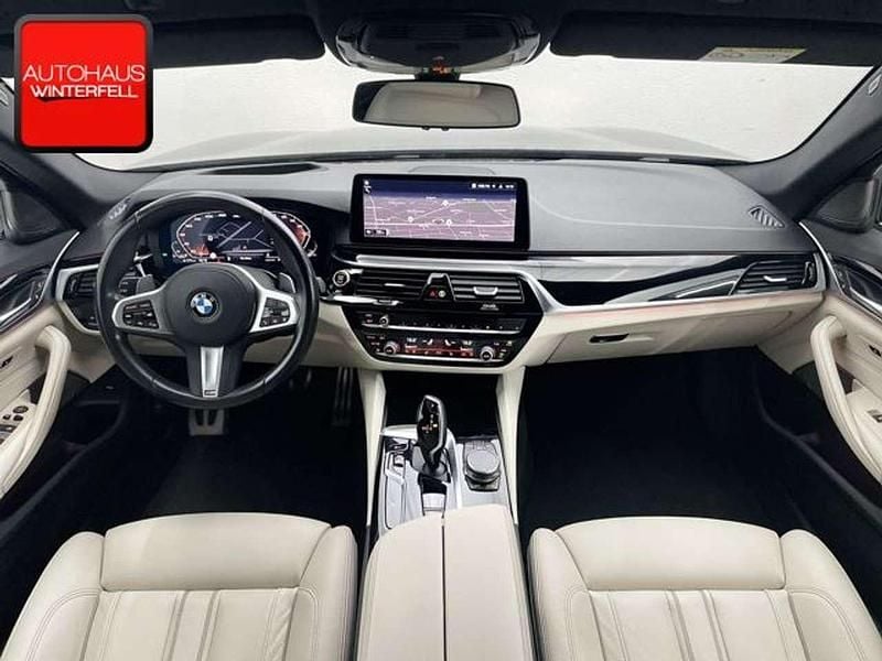 Gebraucht BMW M550 Shadowline 530 PS (389 kW) 2022 Grau Limousine