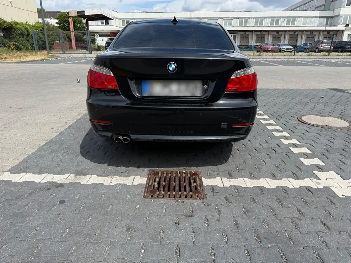 Gebraucht BMW 525 Exclusive 197 PS (144 kW) 2009 Schwarz Limousine