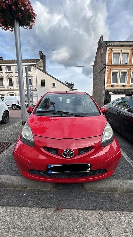 Rot Gebraucht 2012 Toyota Aygo Kleinwagen | 1.200 € (Superpreis) - Bild 1/4