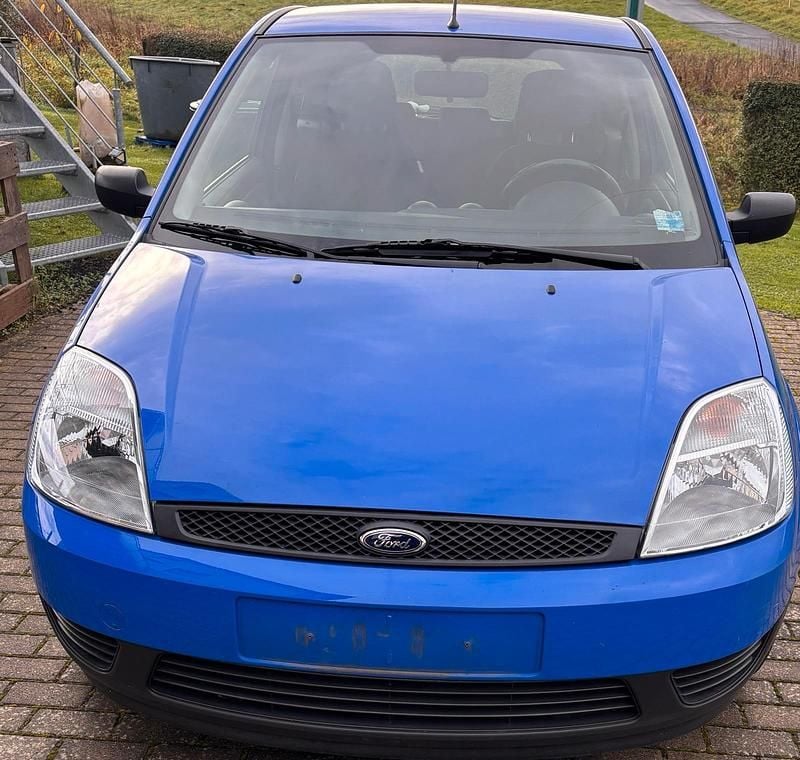 Blau Gebraucht 2003 Ford Fiesta Limousine | 1.399 € (Guter Preis) - Bild 1/4
