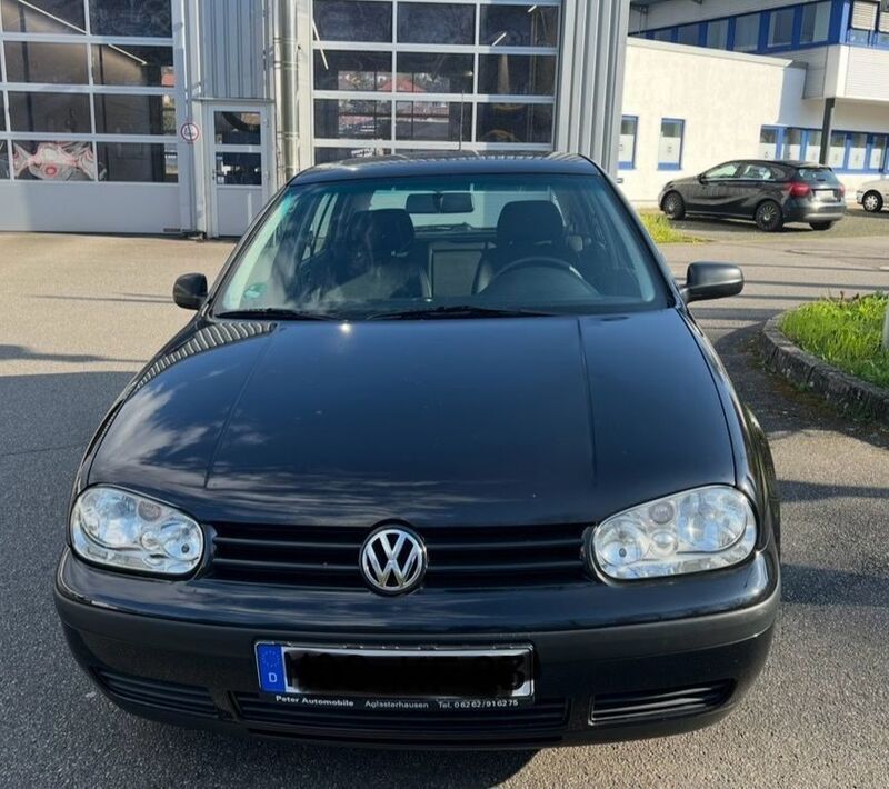 Schwarz Gebraucht 2002 VW Golf IV Basis Kleinwagen | 1.999 € (Fairer Preis) - Bild 1/4