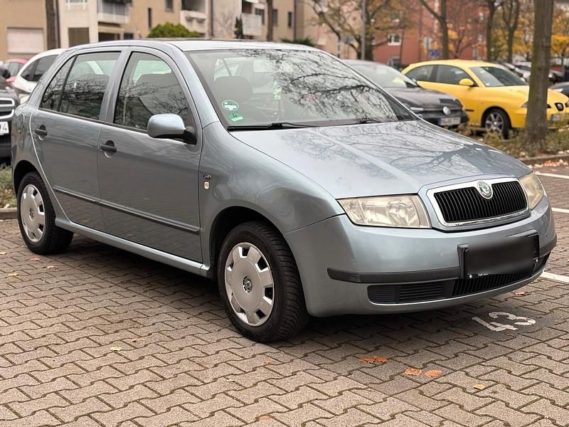 Blau Gebraucht 2002 Skoda Fabia Comfort Limousine | 1.000 € (Guter Preis) - Bild 1/4