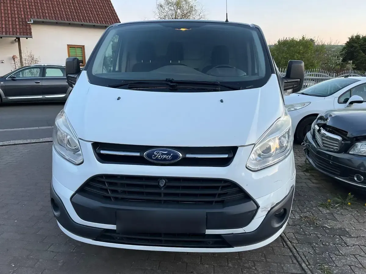 Usado Ford Transit Custom 125 HP (91 kW) 2014 Branco Monovolume