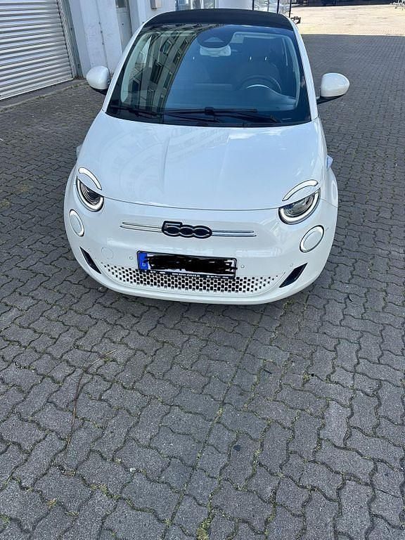 Weiß Gebraucht 2021 Fiat 500e Icon Cabrio | 18.700 € (Guter Preis) - Bild 1/4