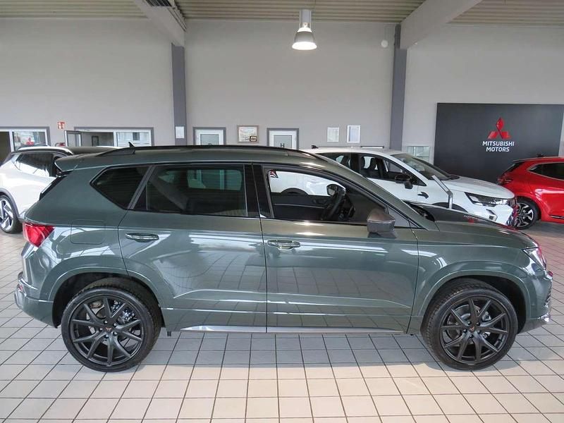 Neu Cupra Ateca 150 PS (110 kW) 2026 Dark forest grün SUV