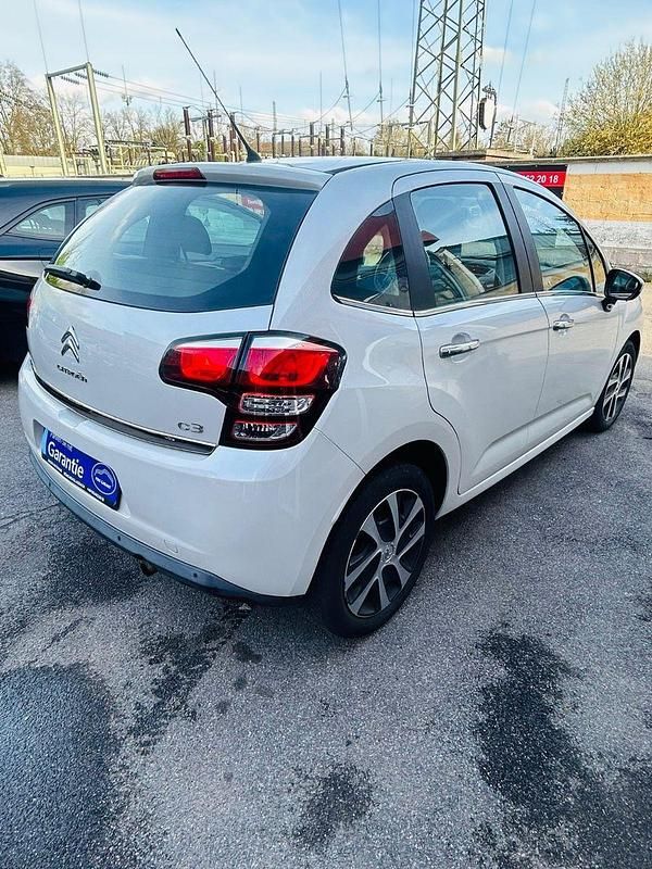 Gebraucht Citroën C3 SELECTION 82 PS (60 kW) 2016 Weiß Kleinwagen