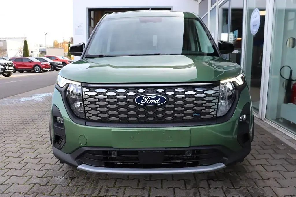 Neu Ford Tourneo Active 100 kW (136 PS) 2026 Frozen white Van / Kleinbus