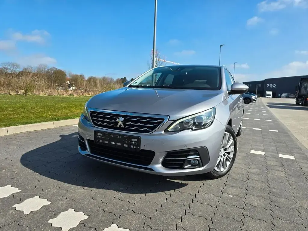 Gebraucht Peugeot 308 SW Allure 131 PS (96 kW) 2021 Grau Kombi