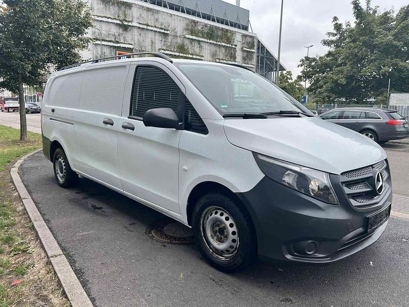 Gebraucht Mercedes Vito 163 PS (119 kW) 2018 Weiß Van