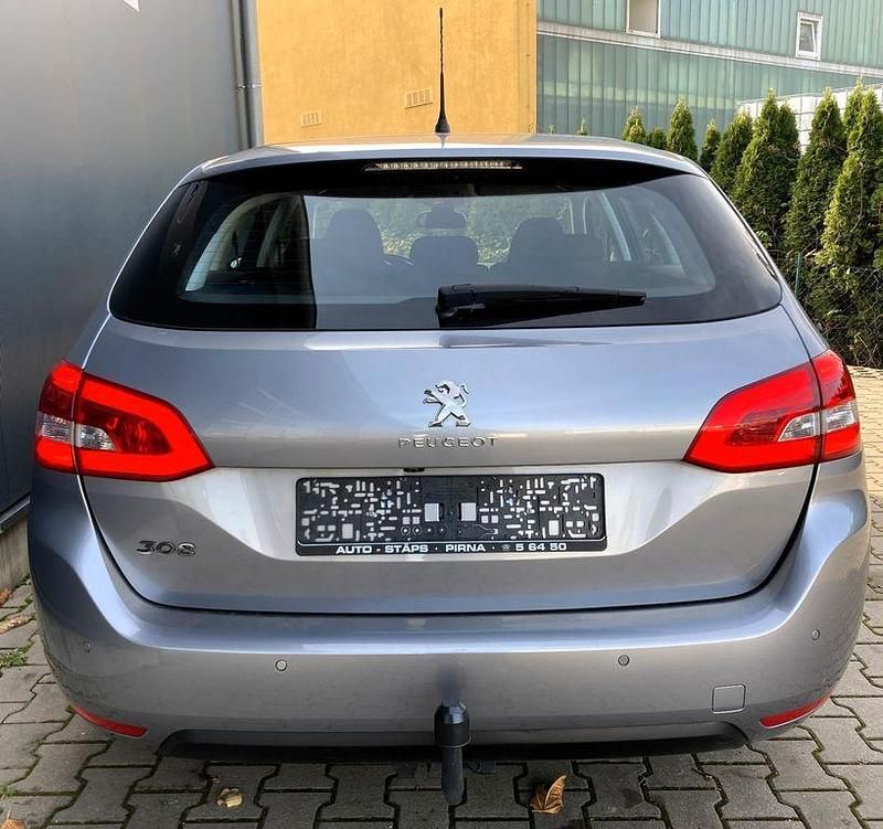 Gebraucht Peugeot 308 SW Active 131 PS (96 kW) 2021 Grau Kombi