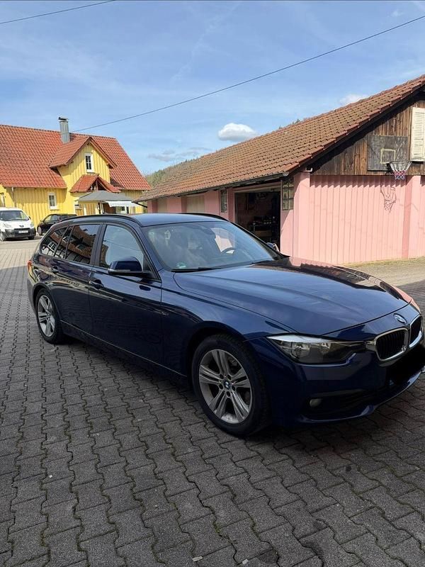 Gebraucht BMW 325 224 PS (164 kW) 2017 Blau Kombi