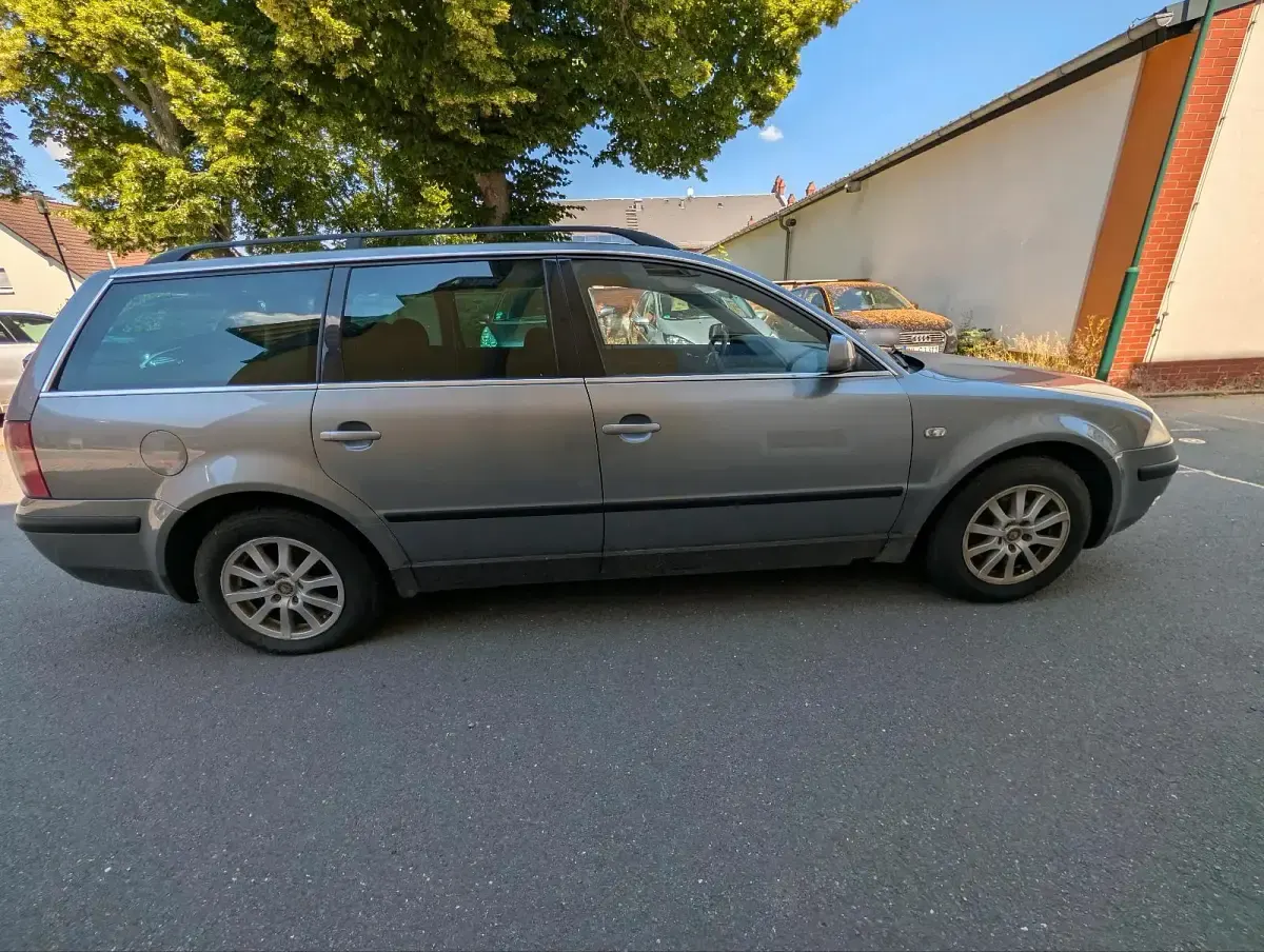 Gebraucht VW Passat 130 PS (95 kW) 2003 Silber Kombi