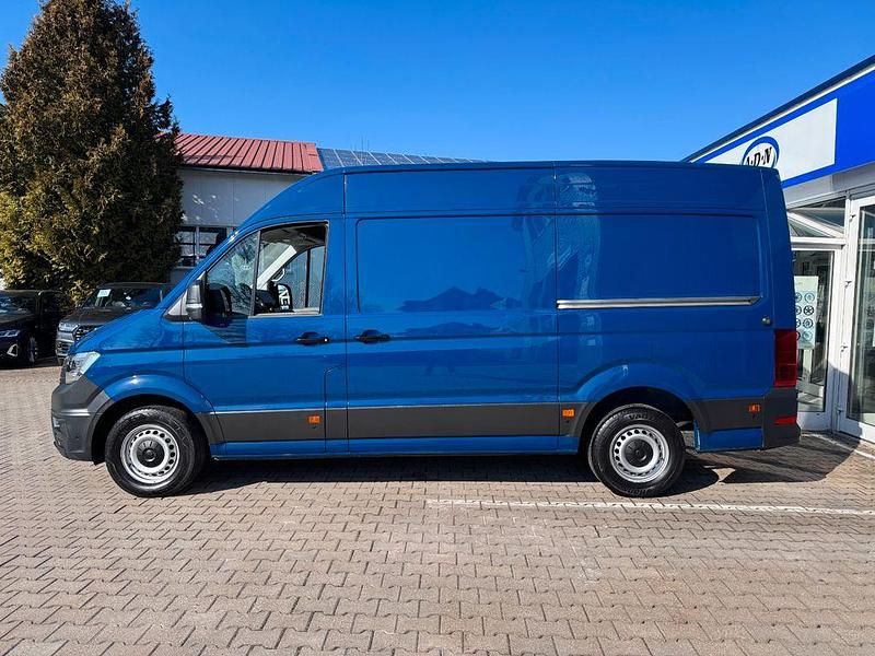 Gebraucht VW Crafter 140 PS (102 kW) 2022 Deep ocean blue Van