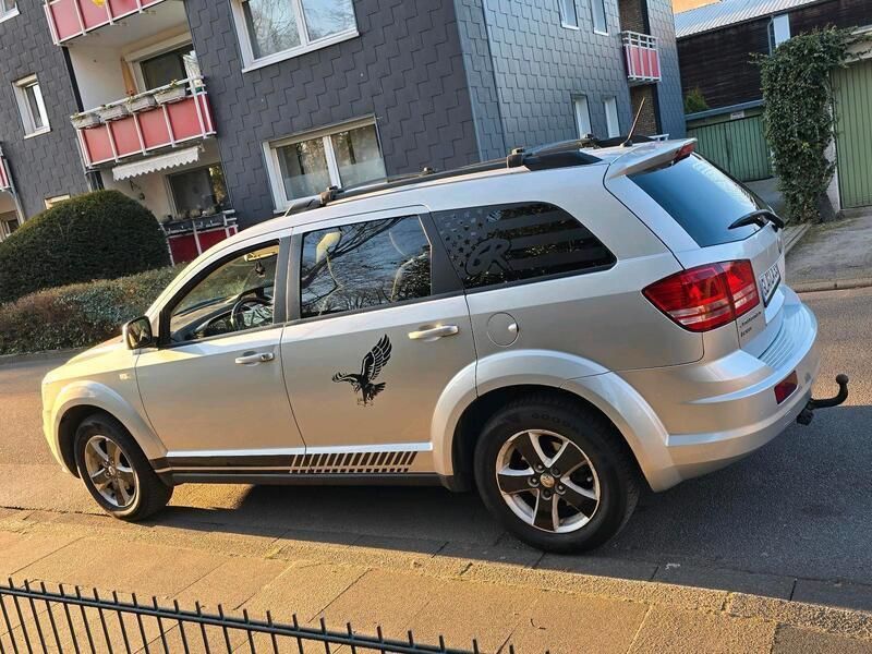 Grau Gebraucht 2010 Dodge Journey SUV | 4.400 € - Bild 1/4