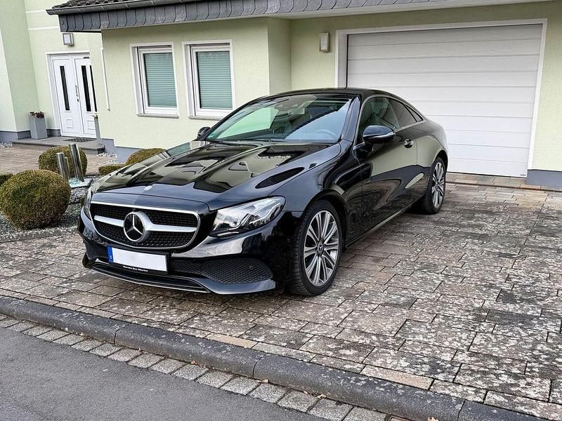 Gebraucht Mercedes E200 184 PS (135 kW) 2018 Schwarz Coupé