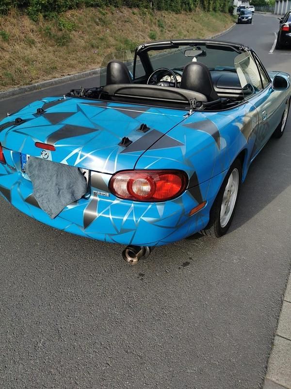 Gebraucht Mazda MX5 116 PS (85 kW) 2001 Blau Cabrio