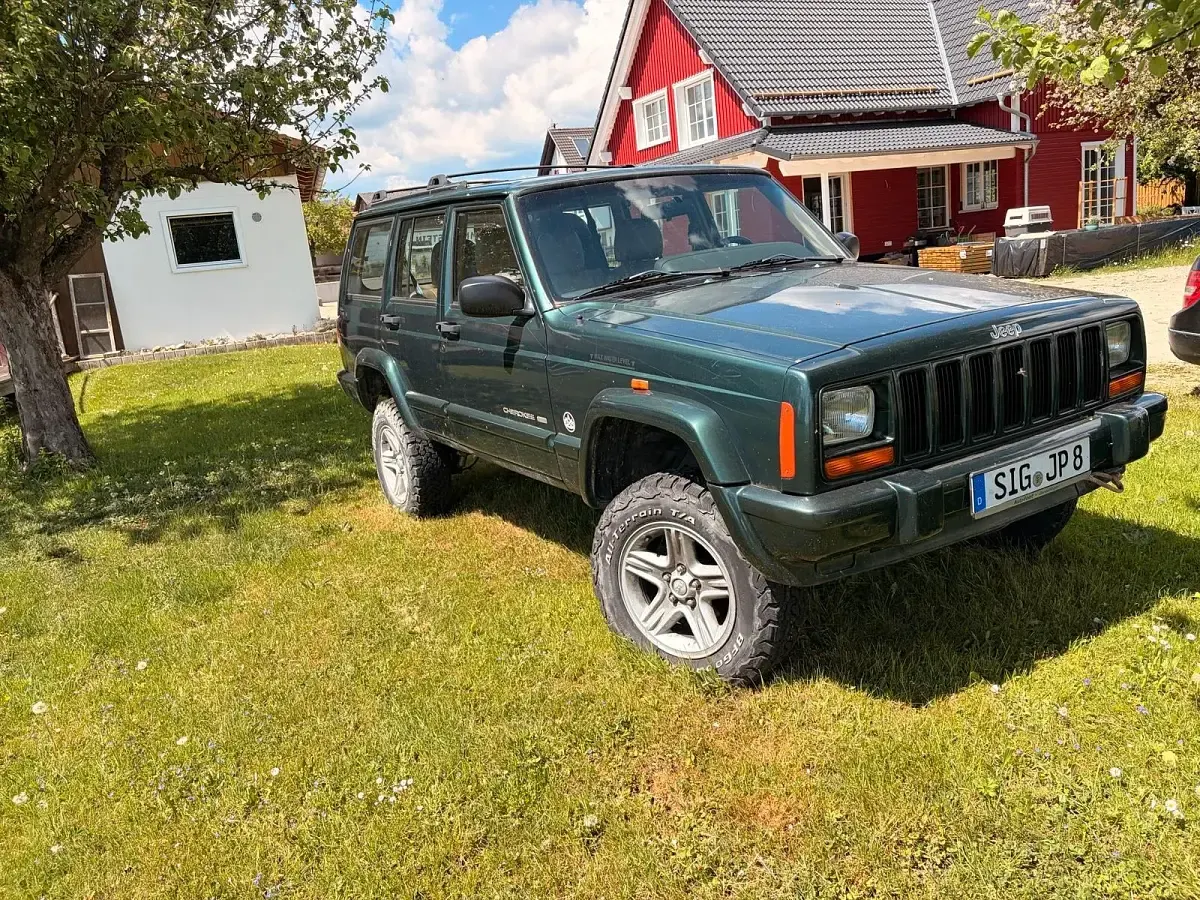 Gebraucht Jeep Cherokee 184 PS (135 kW) 2001 Grün SUV
