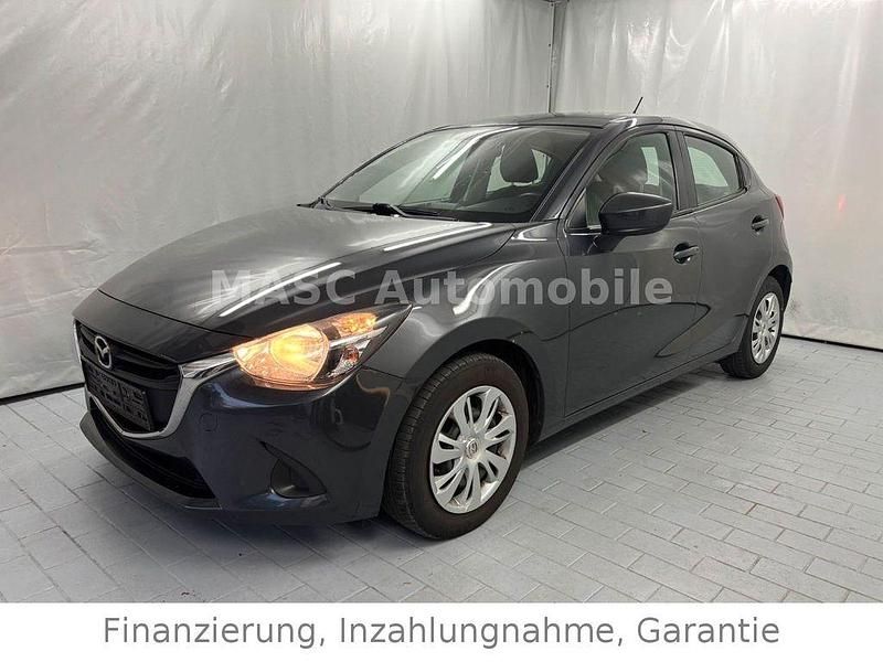 Grau Gebraucht 2017 Mazda 2 Center-Line Limousine | 8.600 € (Guter Preis) - Bild 1/4