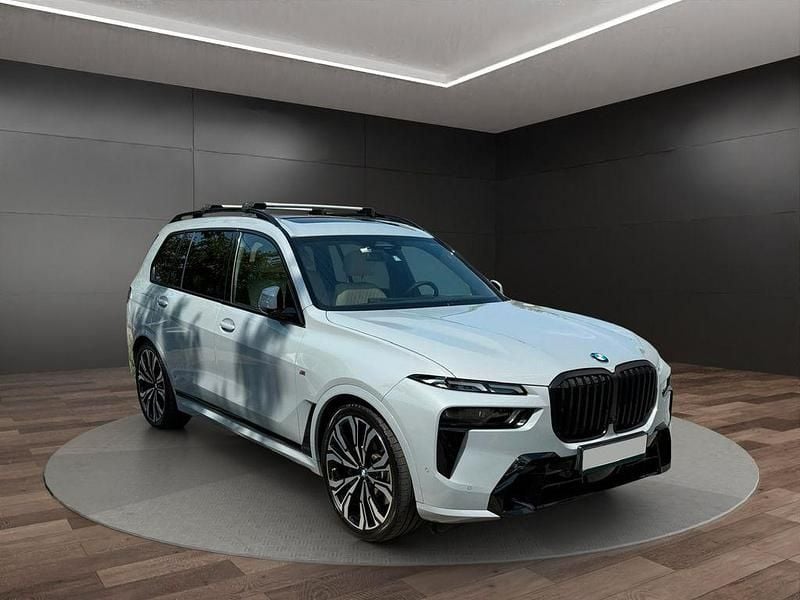 Grau Gebraucht 2024 BMW X7 M Sport SUV | 95.499 € (Etwas zu teuer) - Bild 1/4