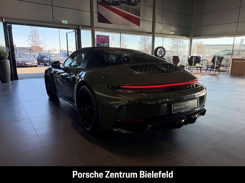 Neu Porsche 992 541 PS (397 kW) 2026 Gruen Coupé