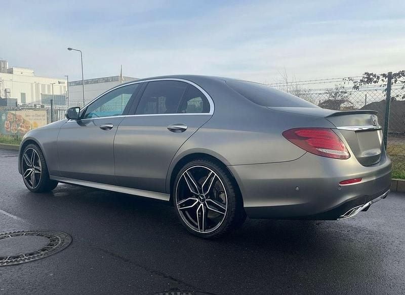 Gebraucht Mercedes E400 AMG line 333 PS (244 kW) 2016 Grau Limousine