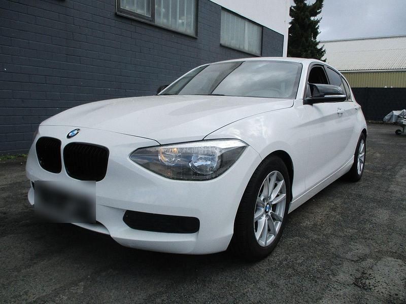 Gebraucht BMW 114 102 PS (75 kW) 2012 Weiß Kleinwagen