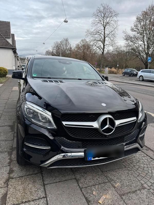 Gebraucht Mercedes GLE400 333 PS (244 kW) 2016 Schwarz Coupé