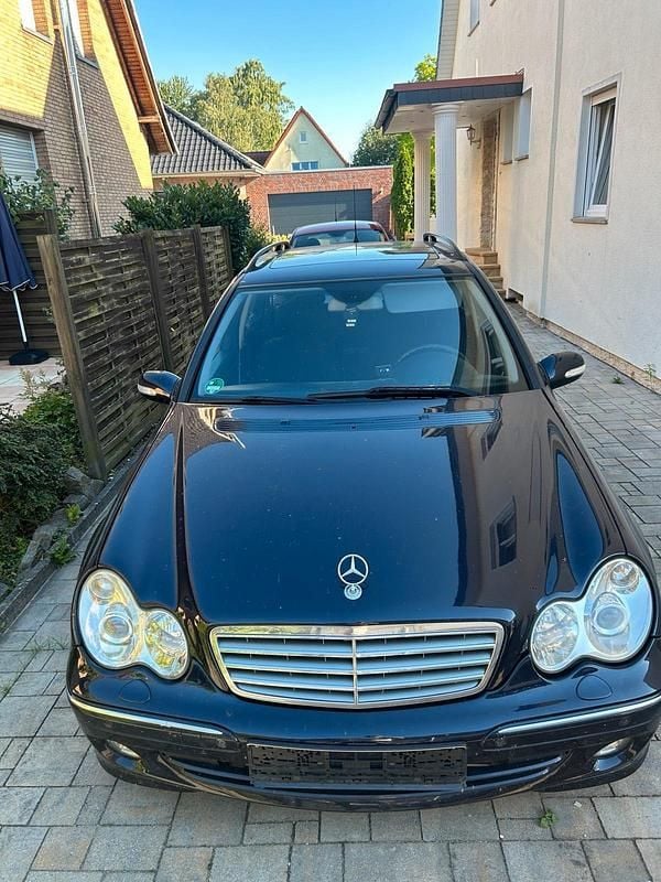 Blau Gebraucht 2006 Mercedes C320 Kombi | 3.800 € (Fairer Preis) - Bild 1/4