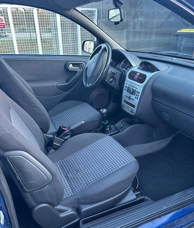 Gebraucht Opel Corsa 80 PS (58 kW) 2005 Blau Kleinwagen
