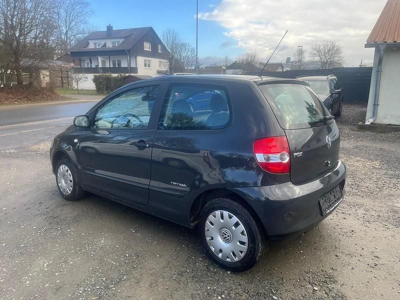 Gebraucht VW Fox 54 PS (39 kW) 2009 Grau Kleinwagen