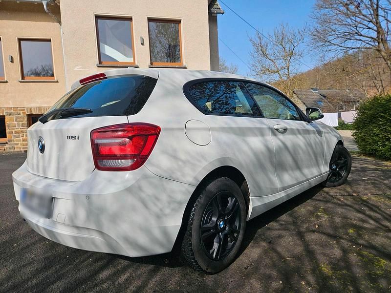 Gebraucht BMW 116 2013 Weiß Kleinwagen