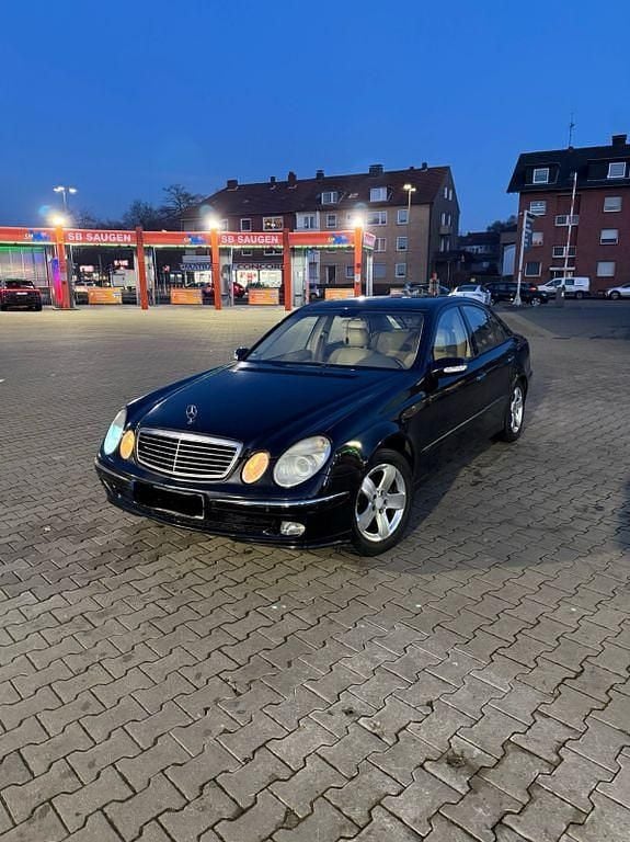 Gebraucht Mercedes E320 Avantgarde 224 PS (164 kW) 2003 Schwarz Limousine