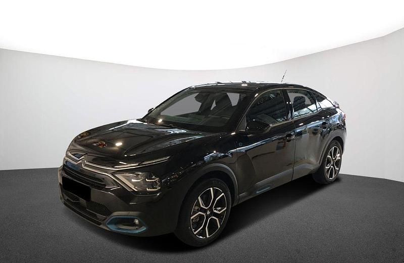 Perla neraschwarz ( Gebraucht 2024 Citroën e-C4 Feel Limousine | 19.990 € (Guter Preis) - Bild 1/4