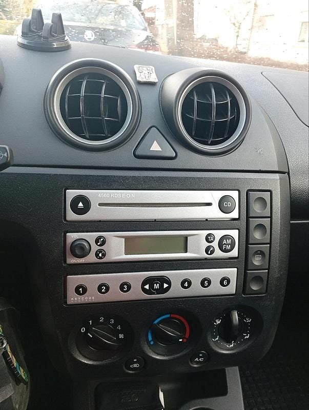 Gebraucht Ford Fiesta 80 PS (58 kW) 2006 Blau Kleinwagen