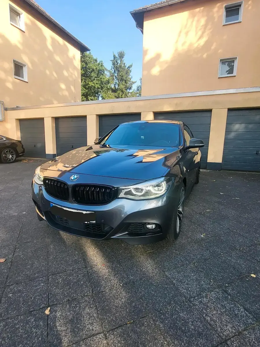 Second-hand BMW 330 Performance 258 CP (189 kW) 2017 Gri Berlinǎ