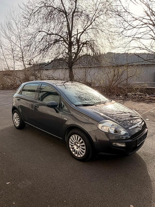 Gebraucht Fiat Punto 86 PS (63 kW) 2012 Grau Kleinwagen