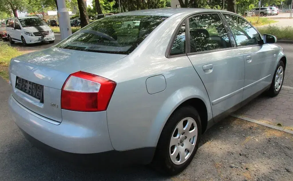 Gebraucht Audi A4 131 PS (96 kW) 2001 Grau Limousine