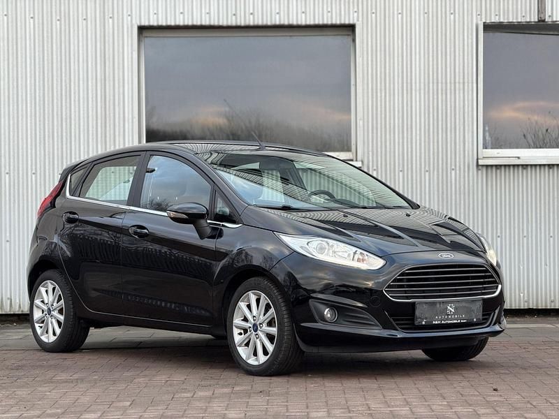 Gebraucht Ford Fiesta Titanium 125 PS (91 kW) 2017 Iridiumschwarz metallic Kleinwagen