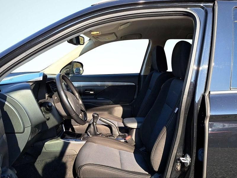 Gebraucht Mitsubishi Outlander Diamant Edition 150 PS (110 kW) 2017 Schwarz SUV