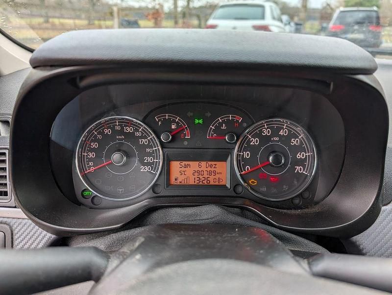 Gebraucht Fiat Punto 77 PS (56 kW) 2009 Blau Kleinwagen