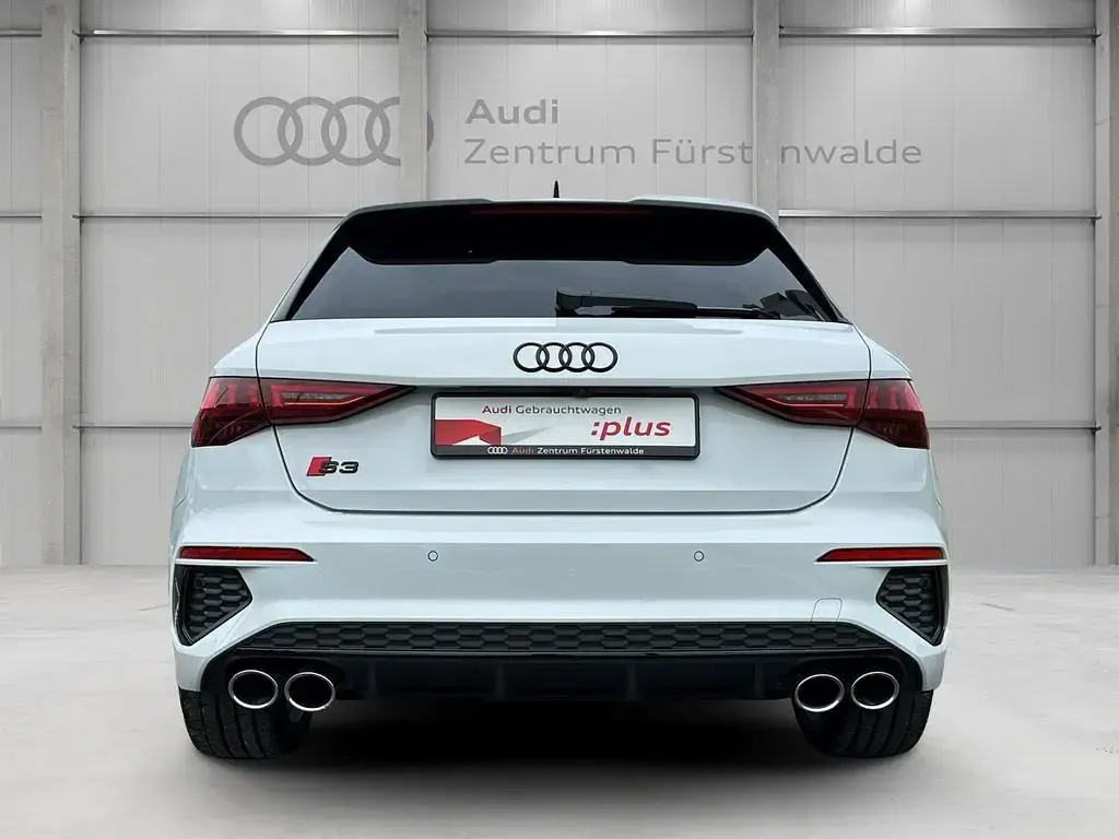 Używany Audi S3 Ambiente 310 KM (228 kW) 2024 Biały Sedan/Limuzyna