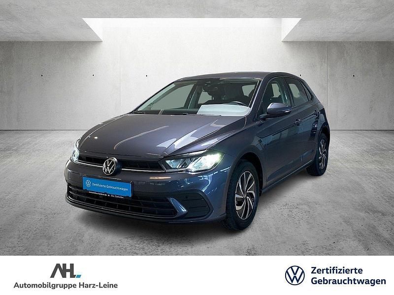Silber Gebraucht 2023 VW Polo Life Limousine | 16.620 € (Guter Preis) - Bild 1/3